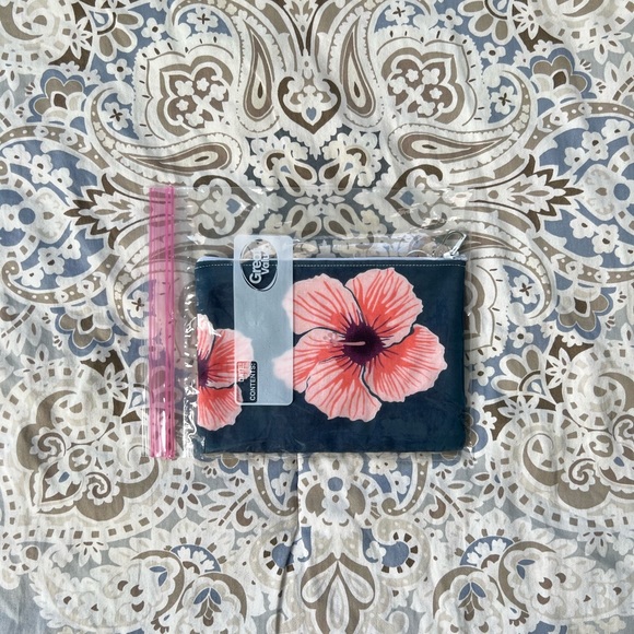 acacia hibiscus pouch - Picture 2 of 5